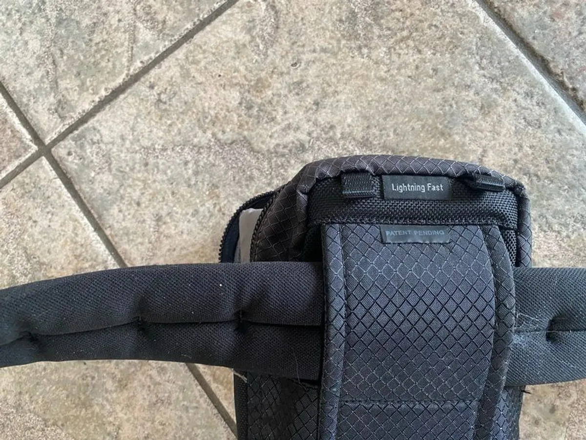 Think Tank Pro Speed Belt with lens, flash bag and storage - Image 2