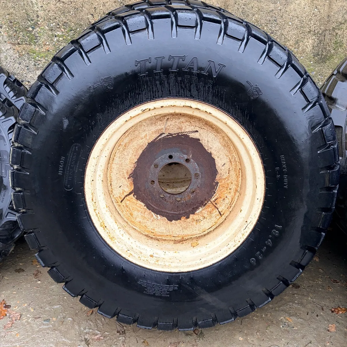 New Holland Grass Wheels 18.4-26 - Image 2