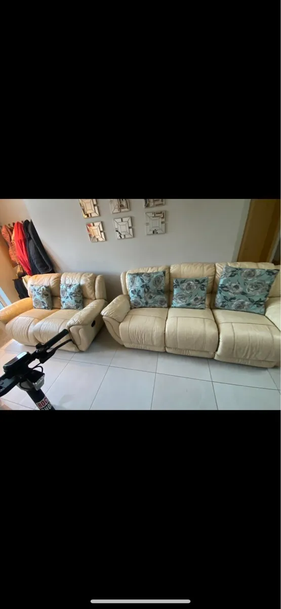 **FREE **3+2 seater recliners - Image 1