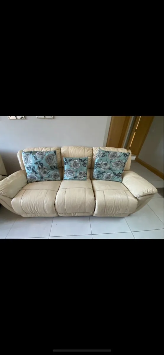 **FREE **3+2 seater recliners - Image 2