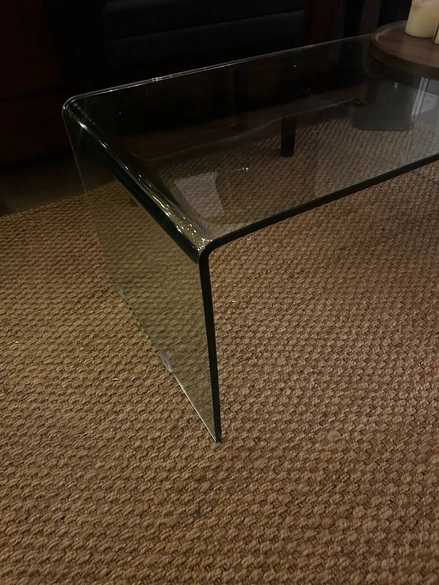 Folded glass coffee table - Image 3