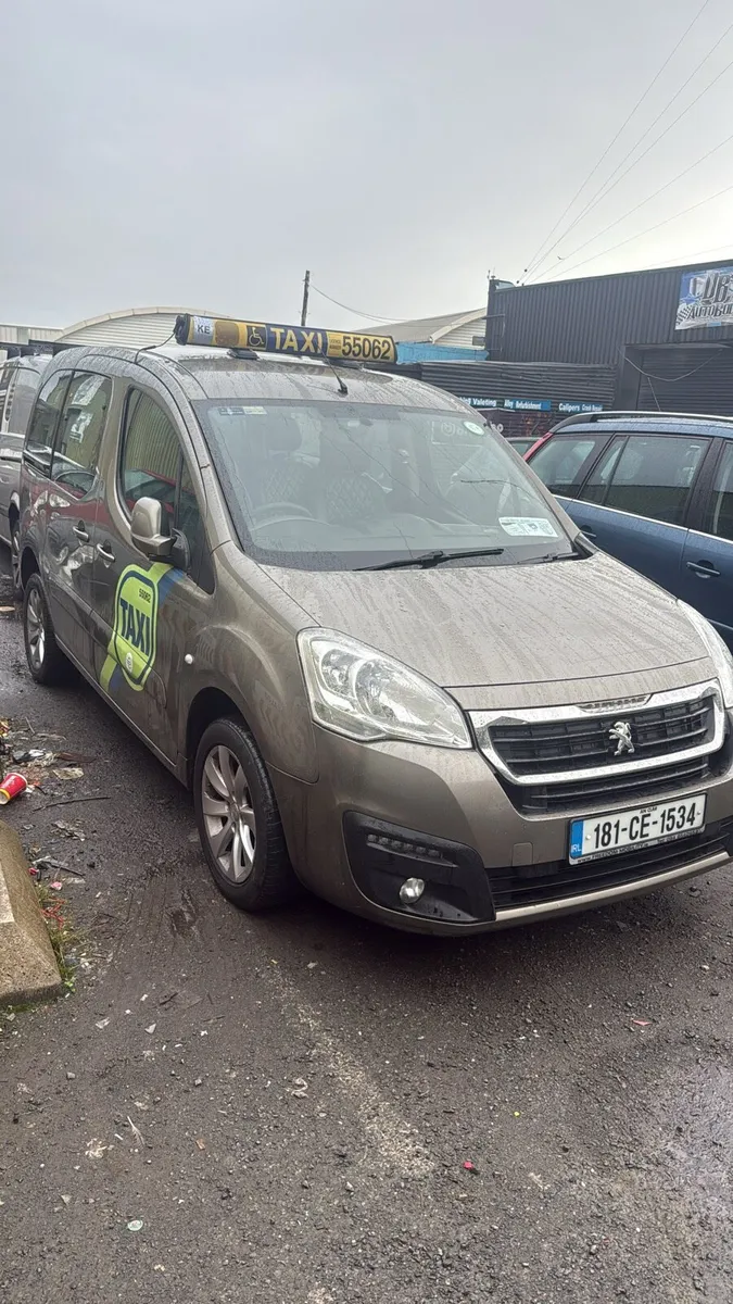 Taxi Wheelchair For rent Automatic and Manual - Image 4