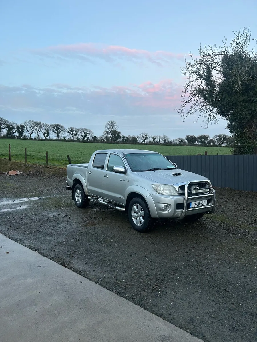 Toyota Hilux - Image 1