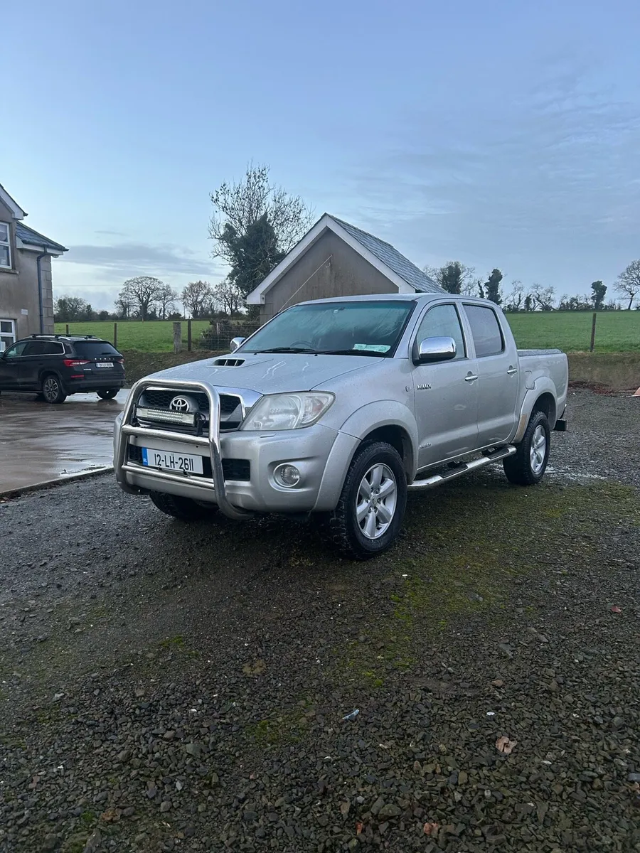 Toyota Hilux - Image 4