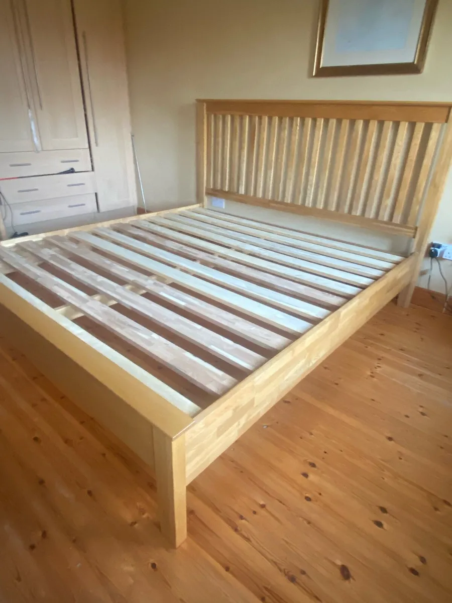 Superking solid oak bed frame - Image 3