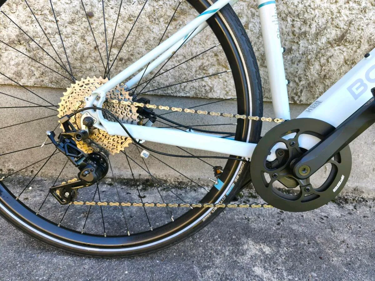 Boardman HYB 8.9 E-bike like new - Image 4