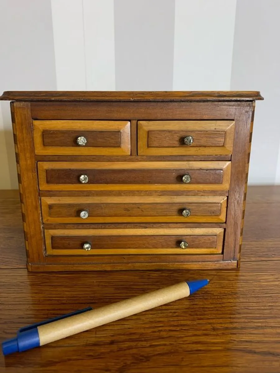 A fabulous Victorian miniature inlaid apprentice piece. - Image 2