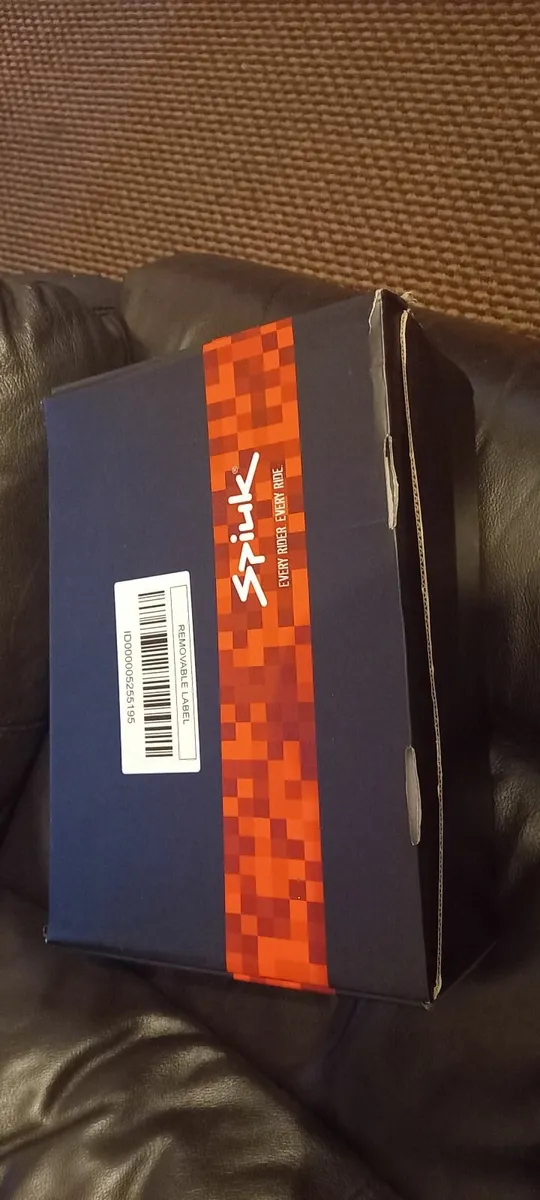 Spiuk mountain bike shoes. Red size 8. New. - Image 3