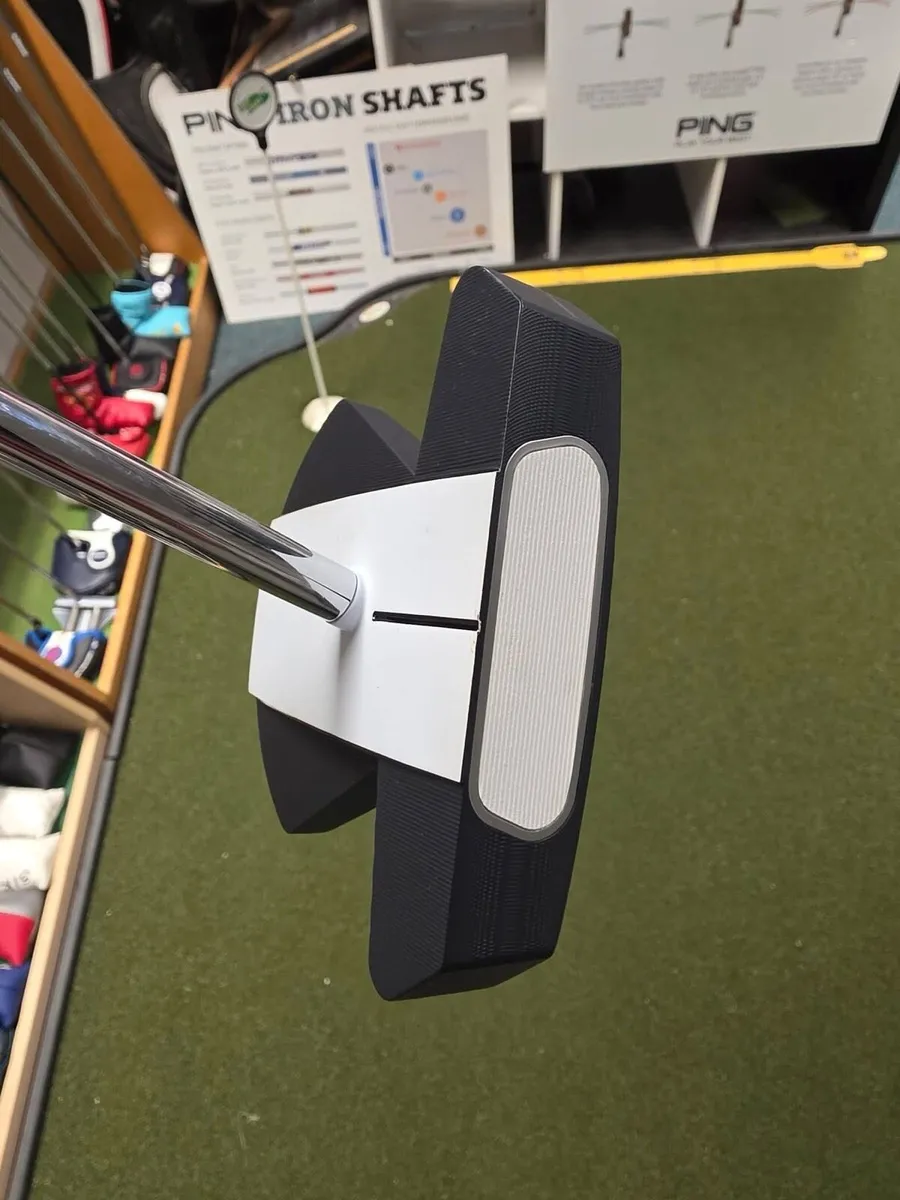 As New Odyssey Square 2 Square Max Stripe Putter - Image 4