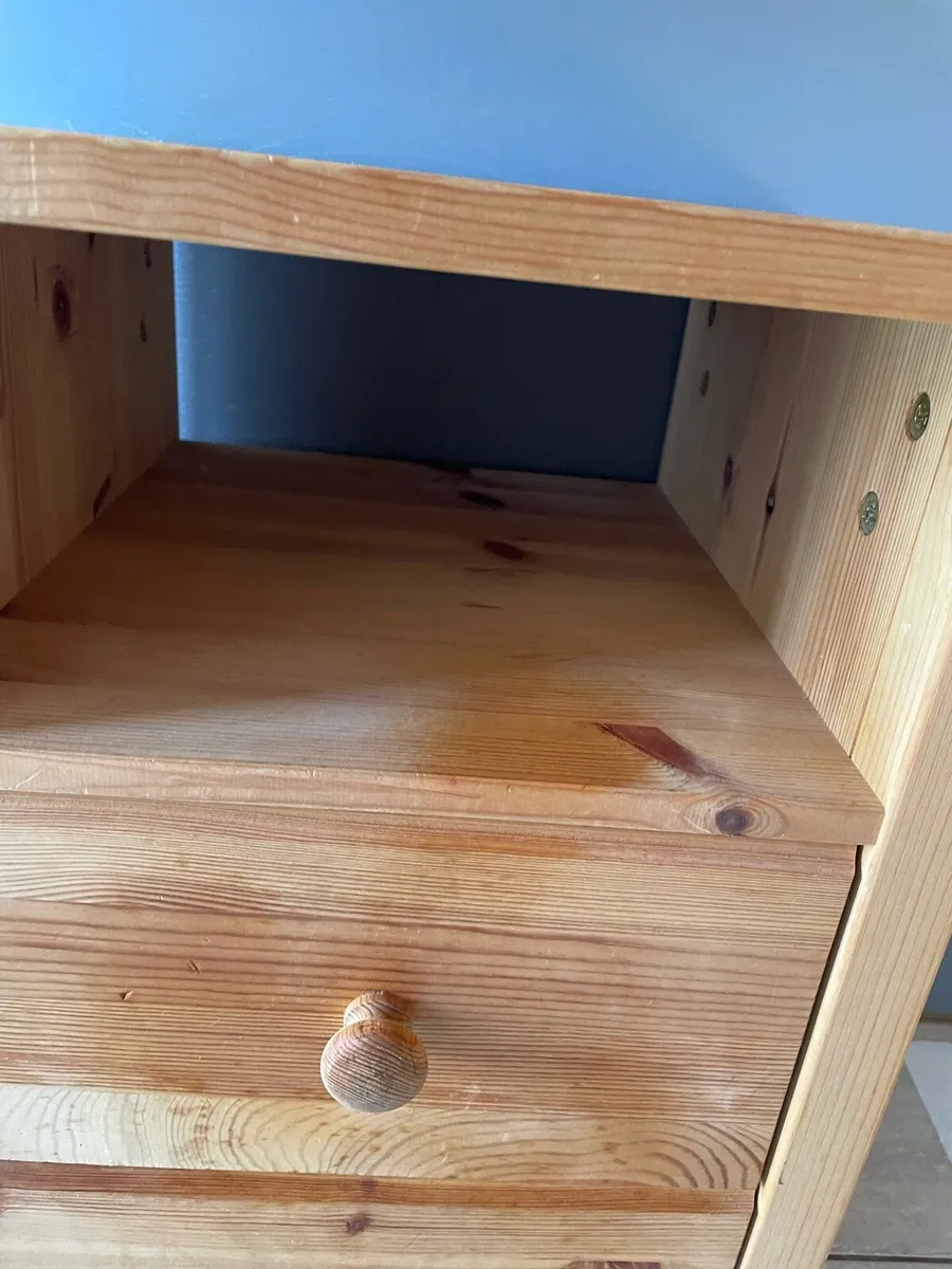 Beside locker with drawers - Image 2