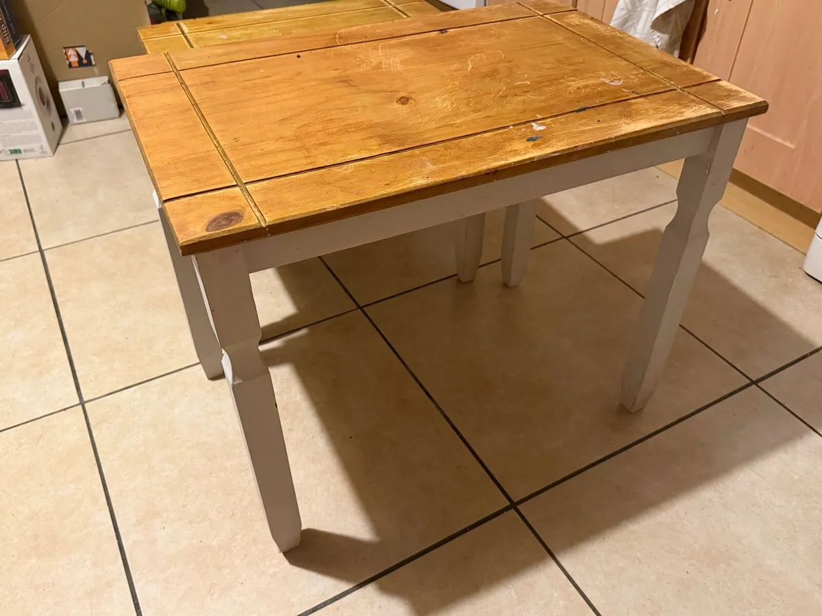 Pinewood nest of tables - Image 4