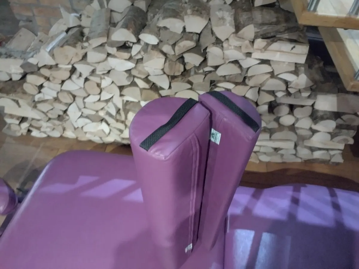 Professional Massage Table Oakworks Advanta - Image 3