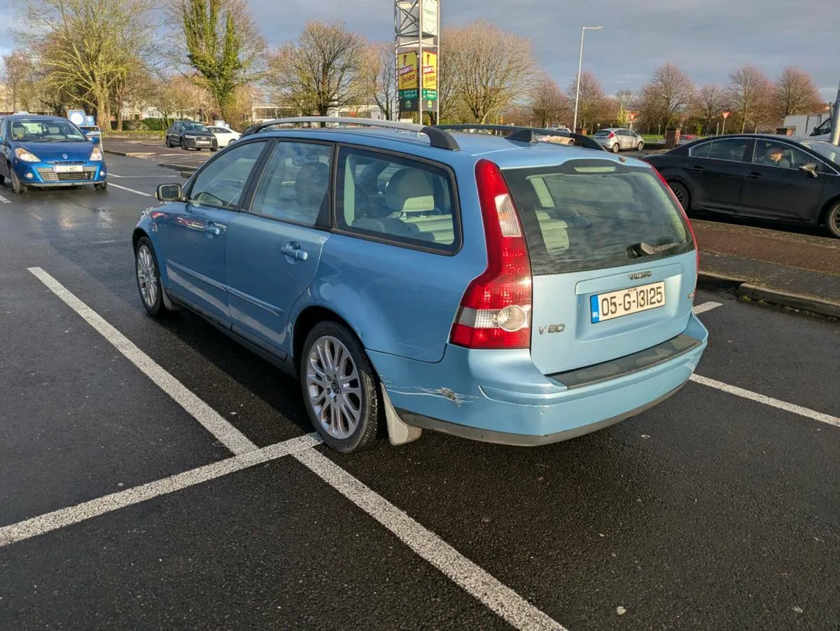 Volvo v50 estate NCT + Tax - Image 3