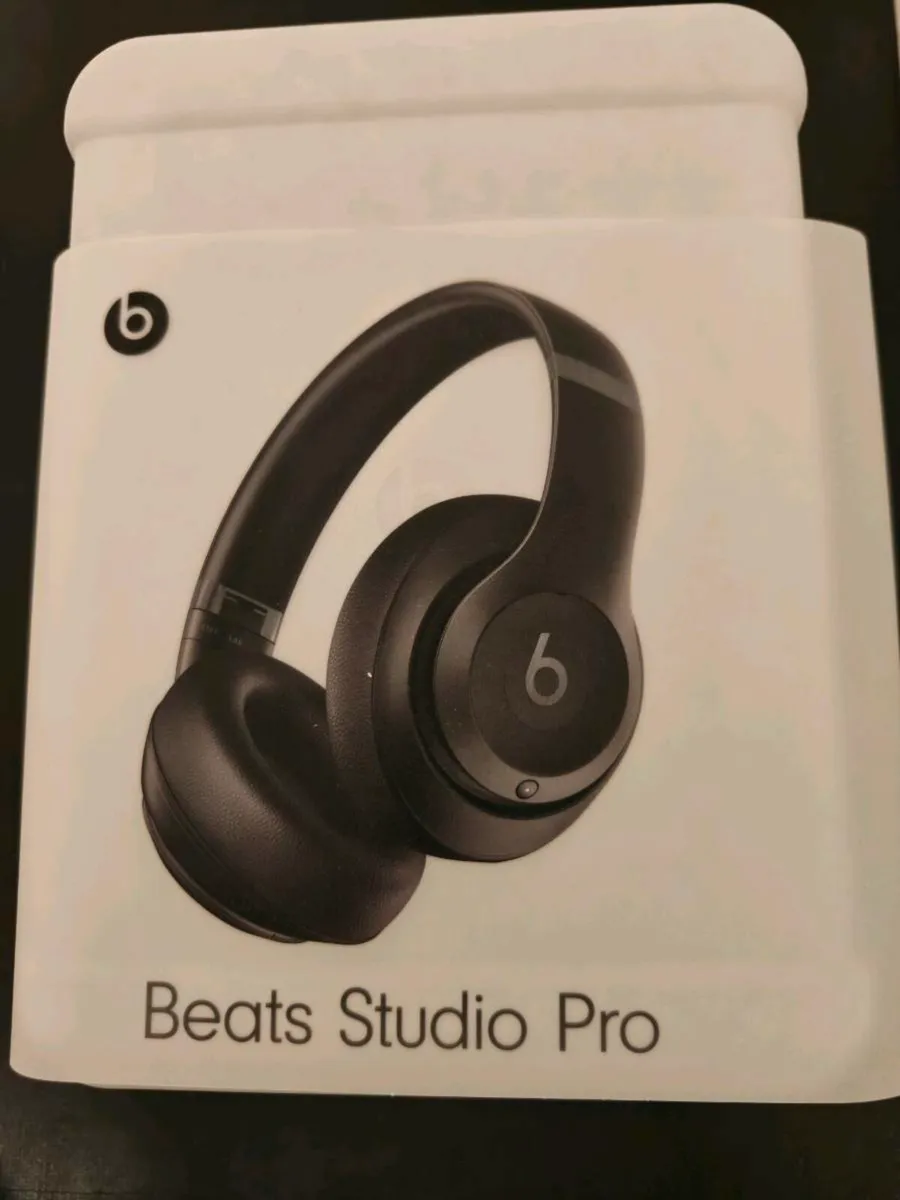 Beats Studio Pro ANC headphones - Image 1