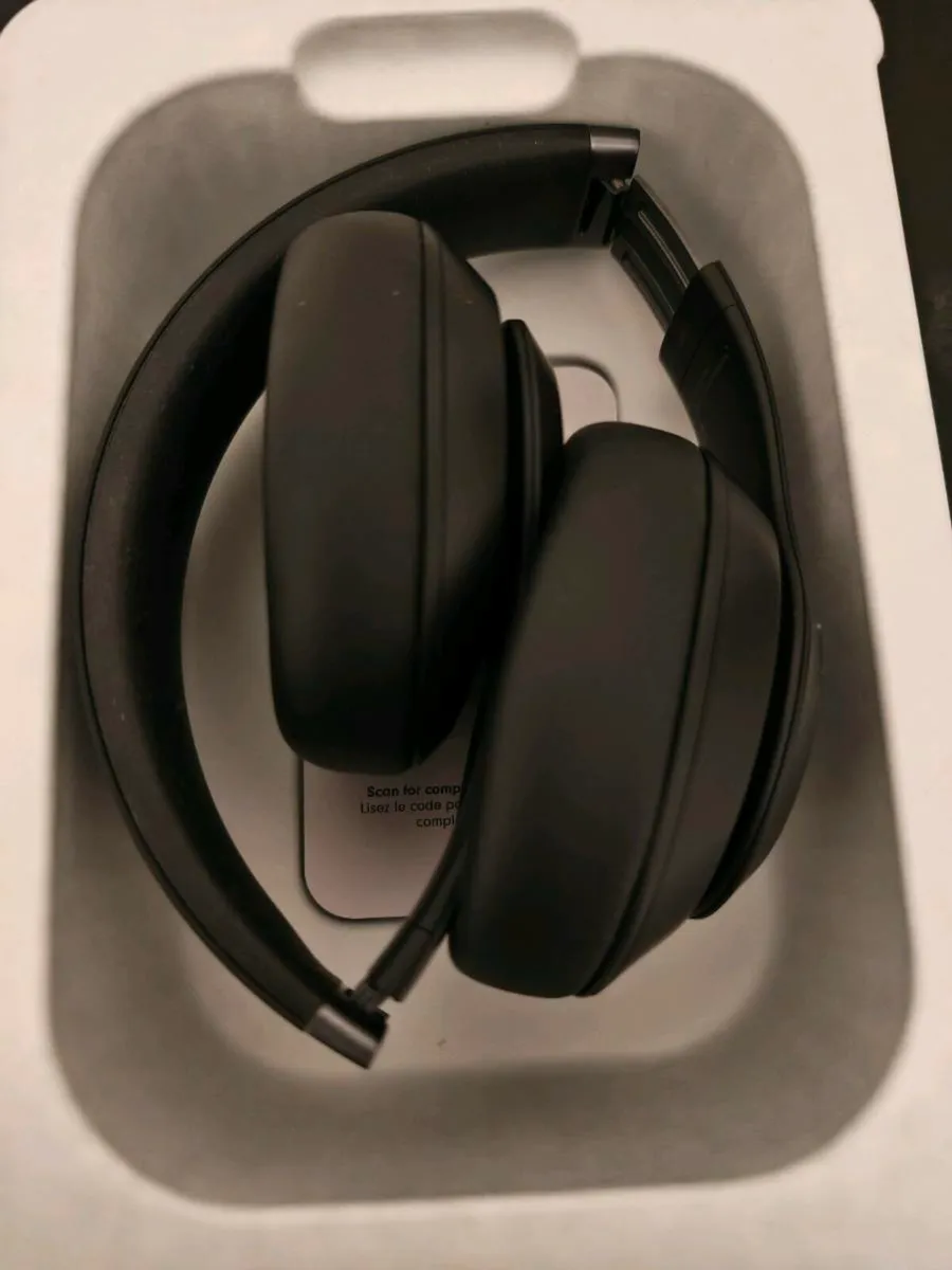 Beats Studio Pro ANC headphones - Image 4