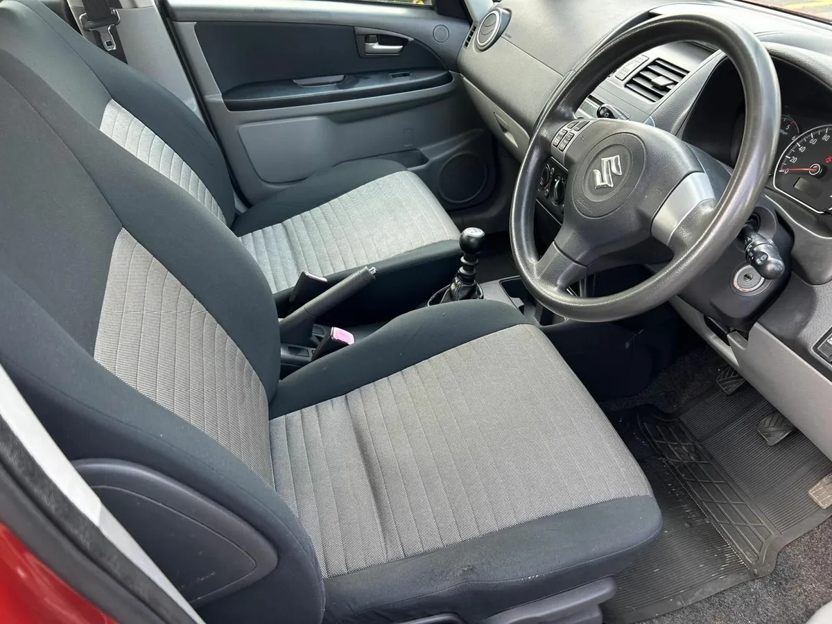 Suzuki SX4 2010 - Image 4