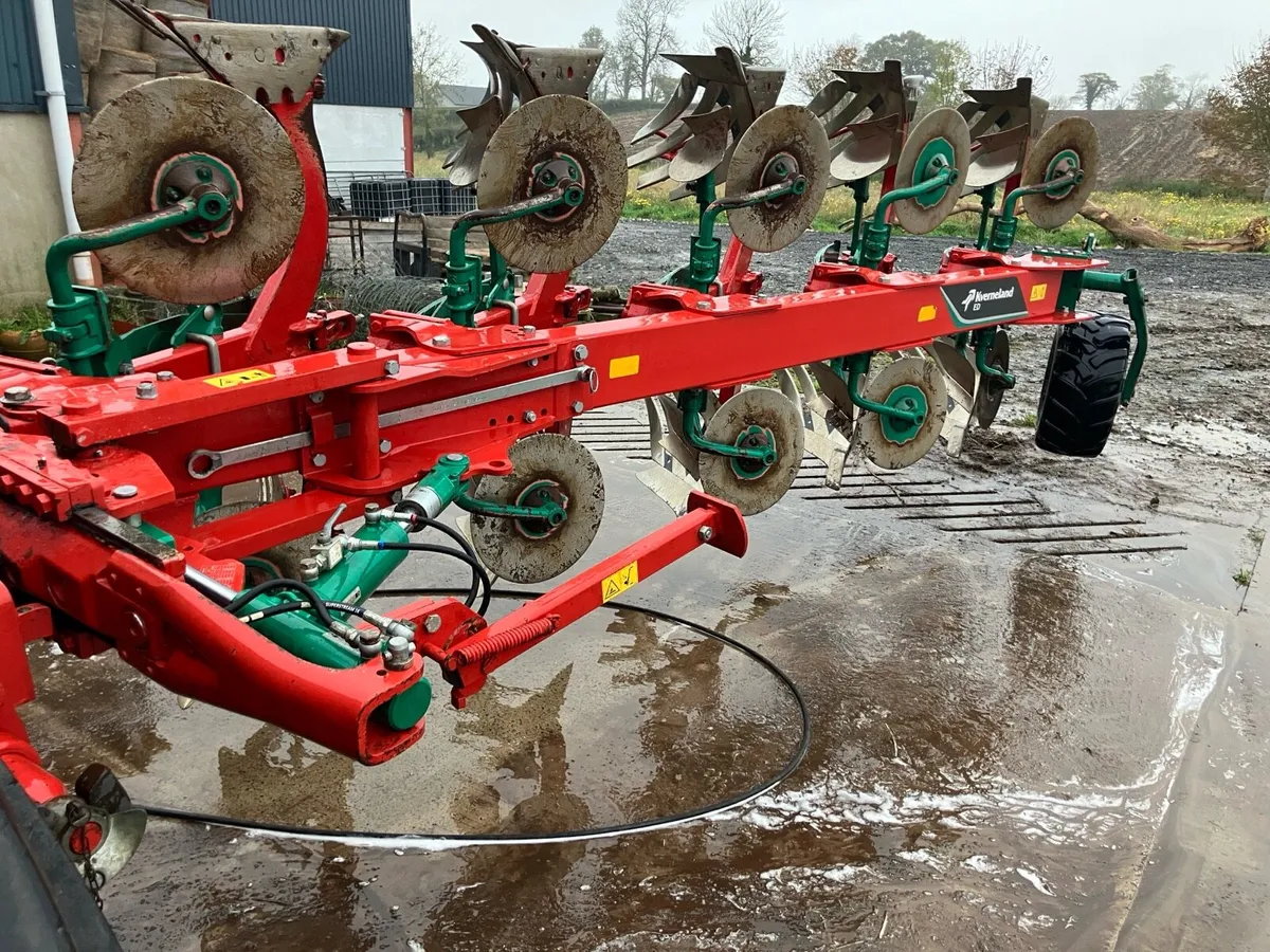 Kverneland ED 85 5 Furrow Plough - Image 1