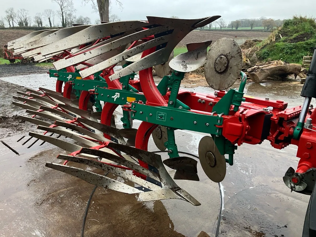 Kverneland ED 85 5 Furrow Plough - Image 4