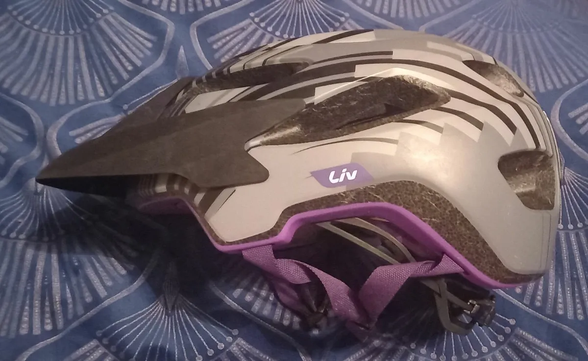 Giant Liv cycling helmet medium. - Image 3