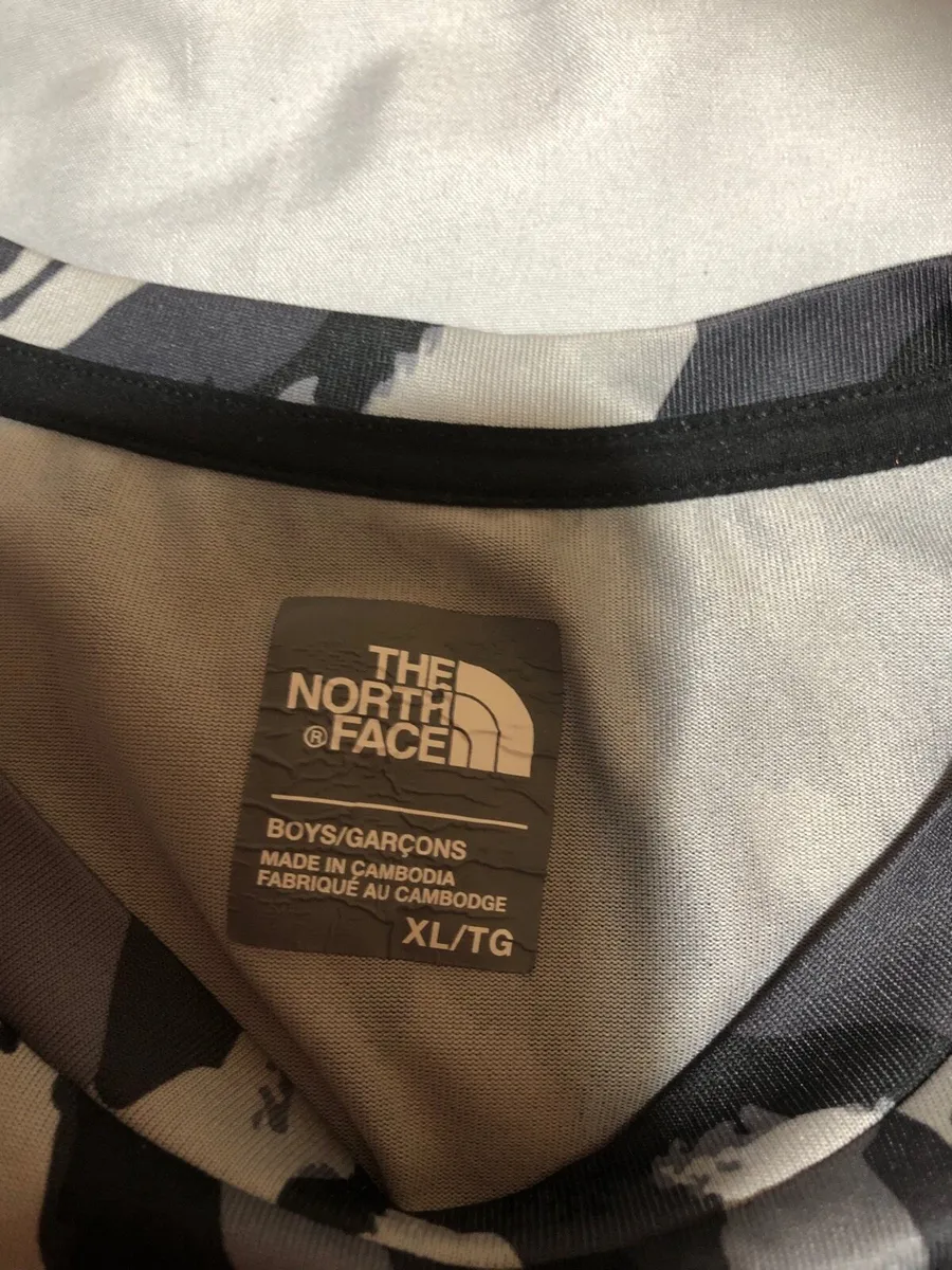 Boys northface teeshirt size L €5 - Image 4