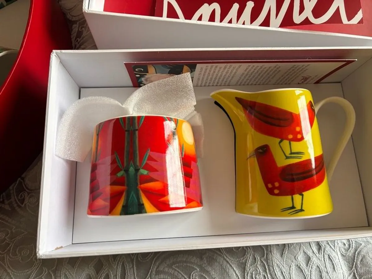 Tipperary Crystal Knuttel 6x Cups, jug and bowl and 4x biscuit plates - Image 3