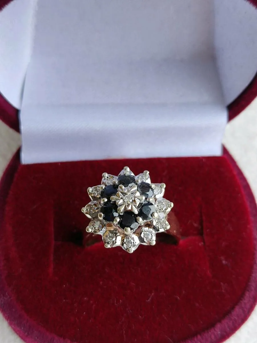 9 CT Gold Diamonds Sapphire ring - Image 1