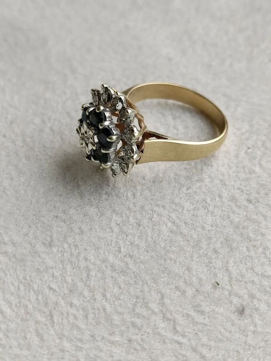 9 CT Gold Diamonds Sapphire ring - Image 2