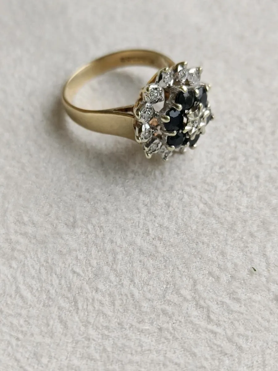 9 CT Gold Diamonds Sapphire ring - Image 3