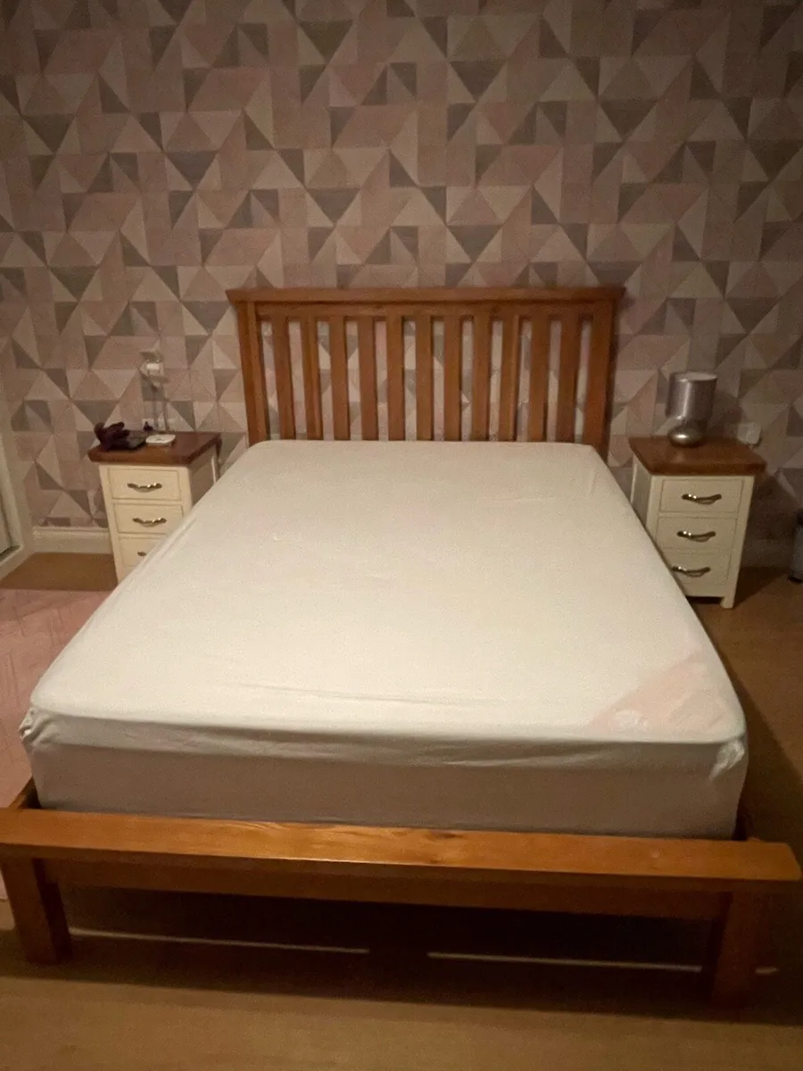 Oak double bed frame - Image 2