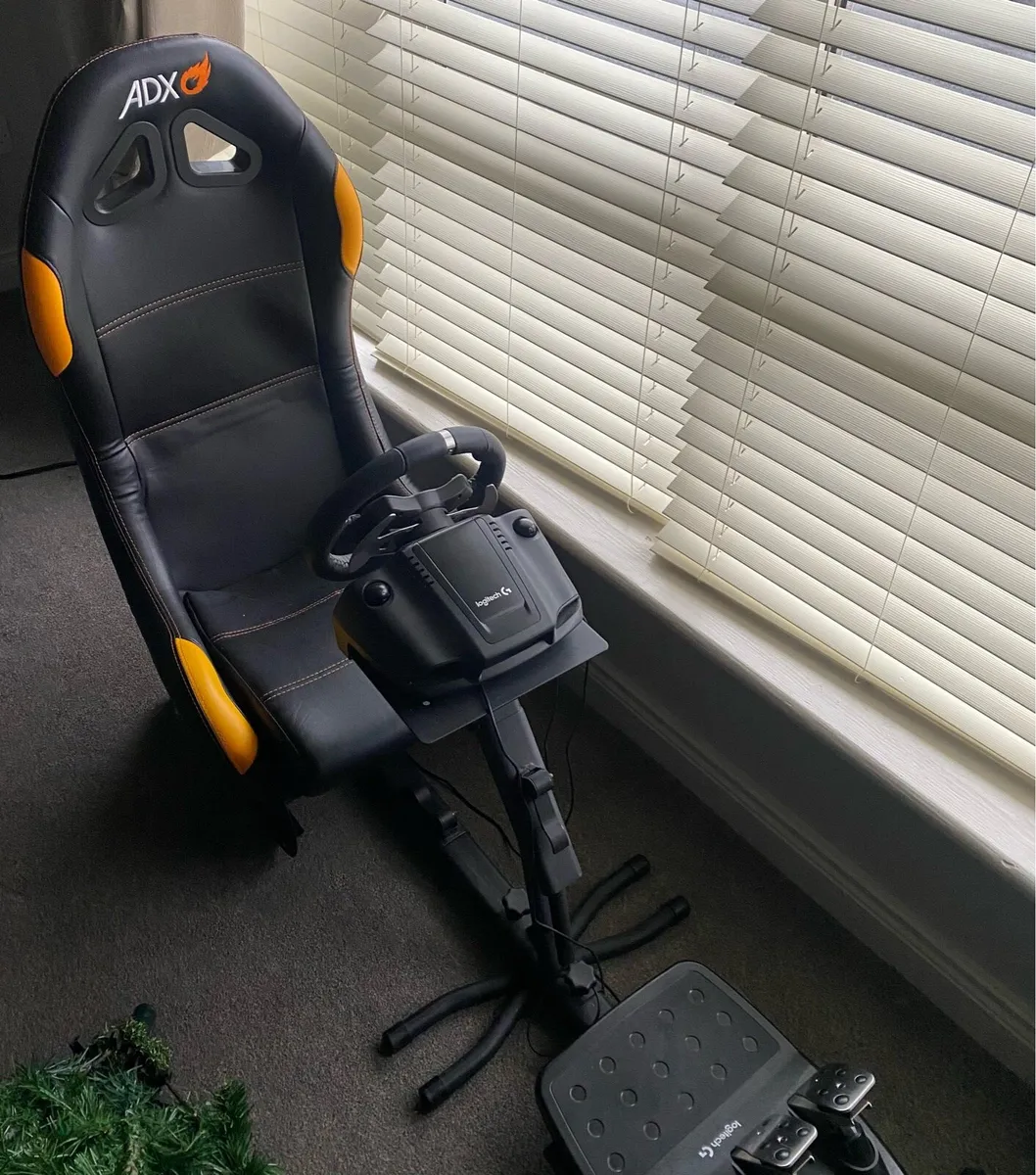 Logitech G920 and ADX seat - Image 1