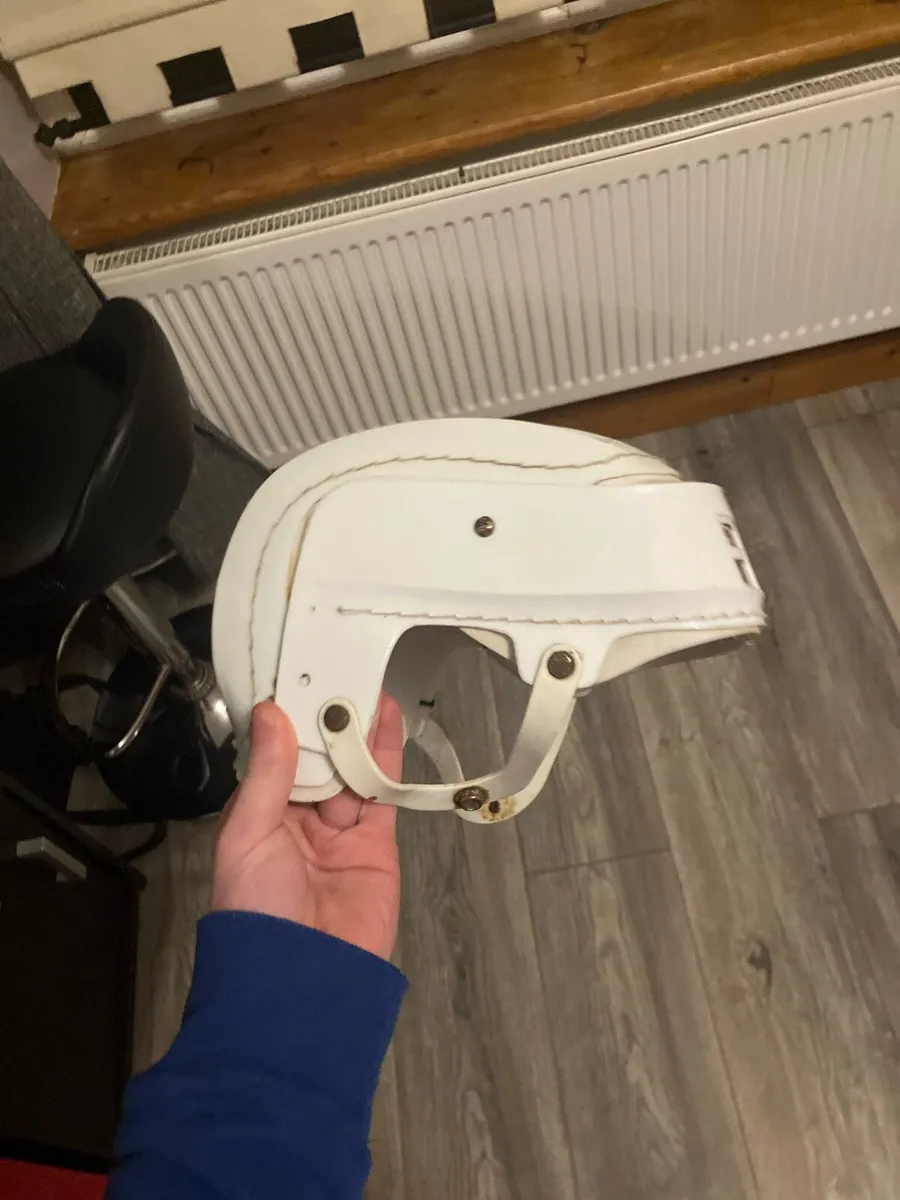 Hurling helmet - Image 2