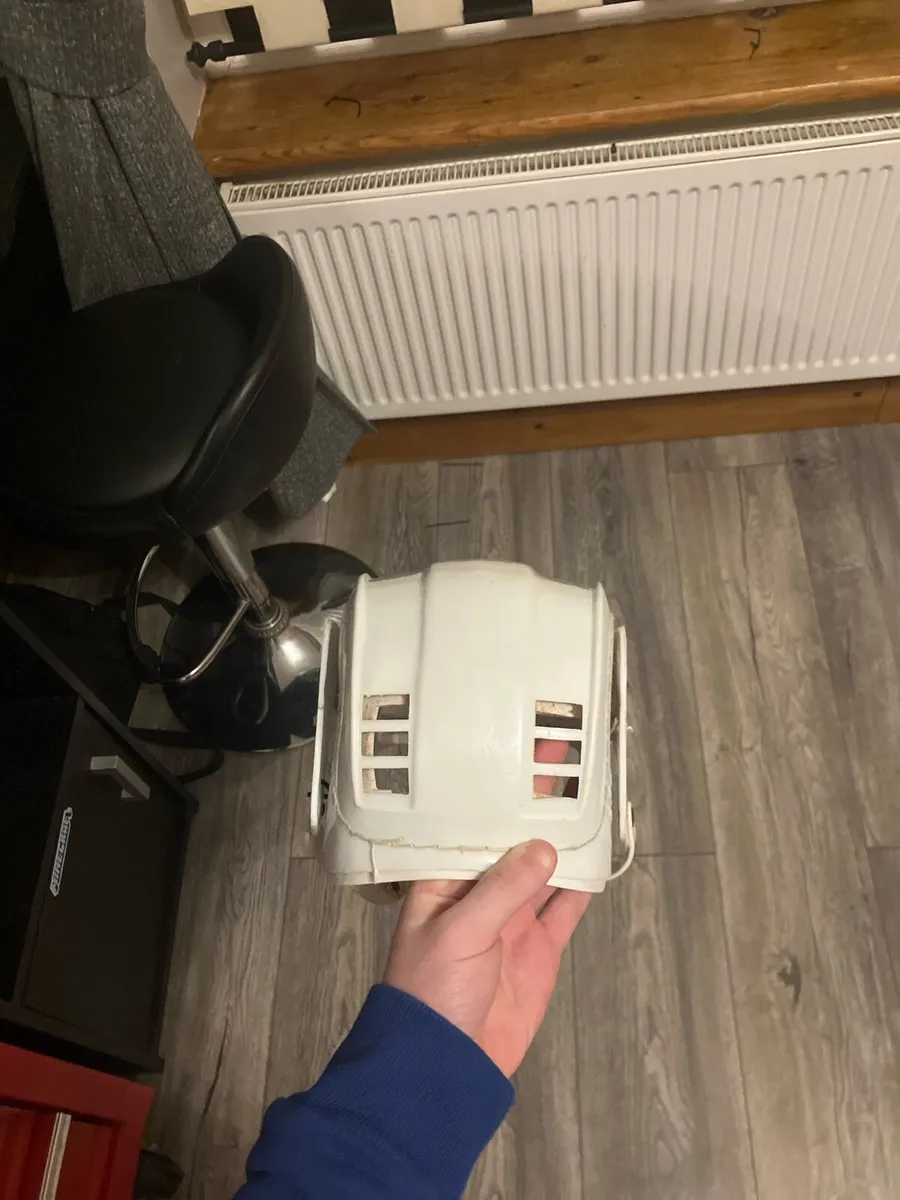 Hurling helmet - Image 3