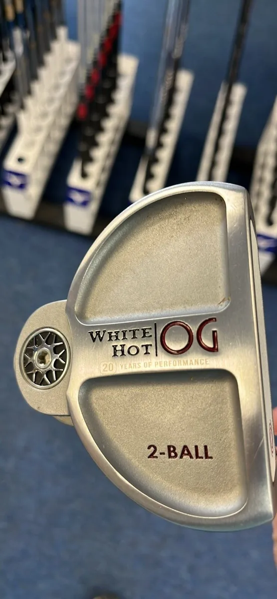 Odyssey 2 ball putter pristine - Image 4