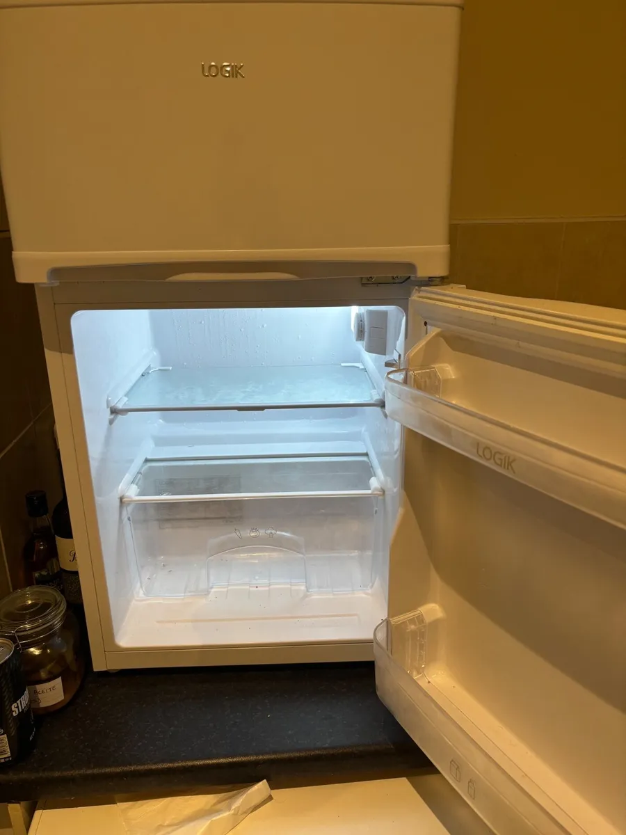 LOGIK Undercounter Fridge Freezer - Image 3