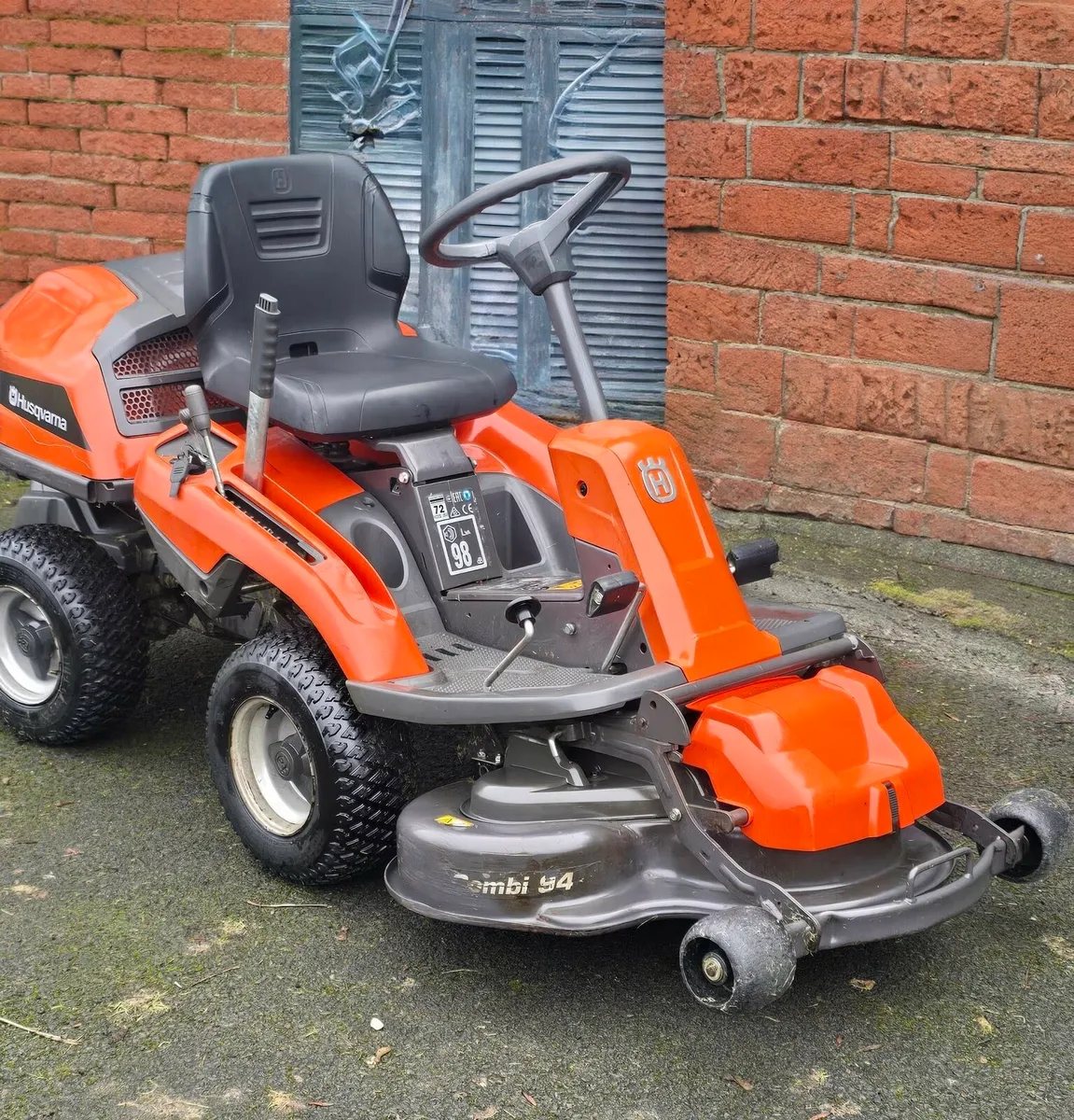 Husqvarna R214TC - Image 1