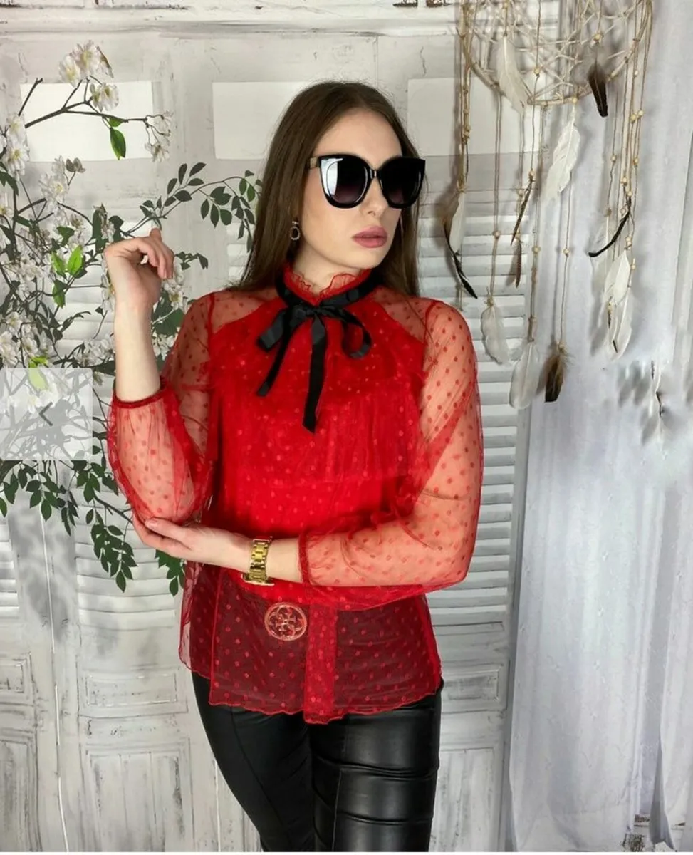 Lace blouse with a bow at the neck - Image 1