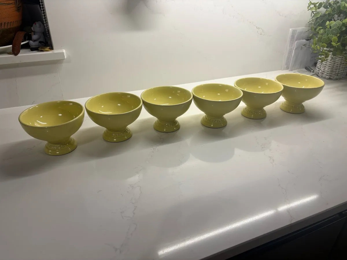 Le creuset footed sorbet bowls x 6 rare - Image 3