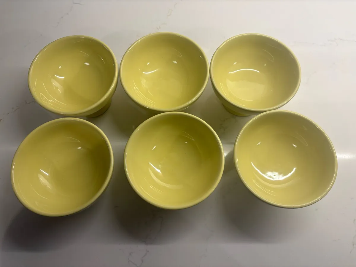 Le creuset footed sorbet bowls x 6 rare - Image 4