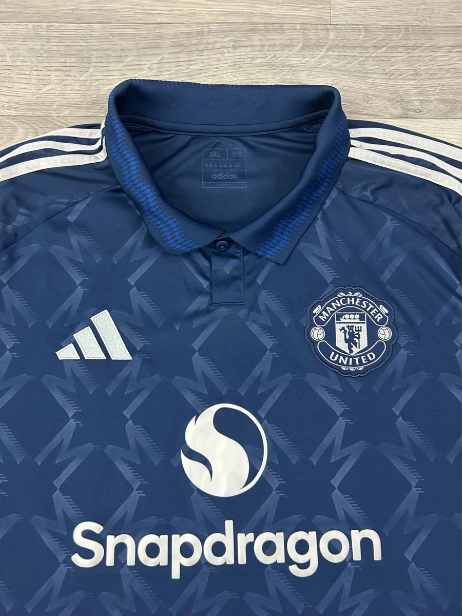 Adidas Manchester United 2024 Away Jersey 3XL - Image 3