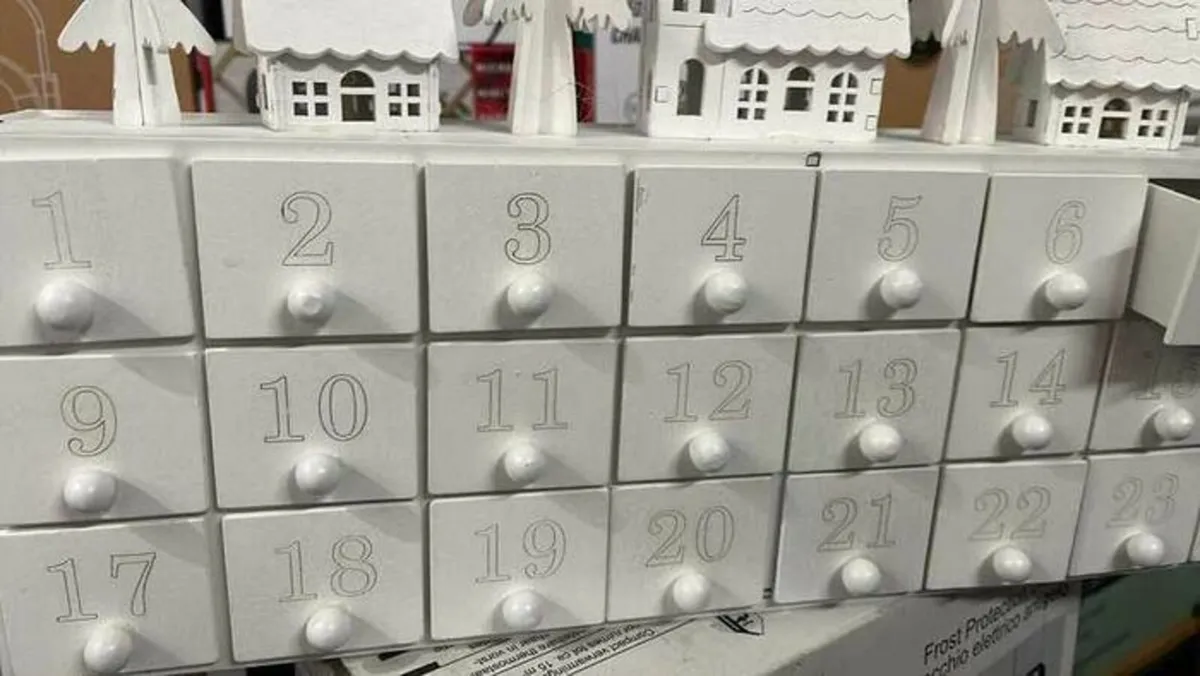 Christmas Wood Decoration - Image 2