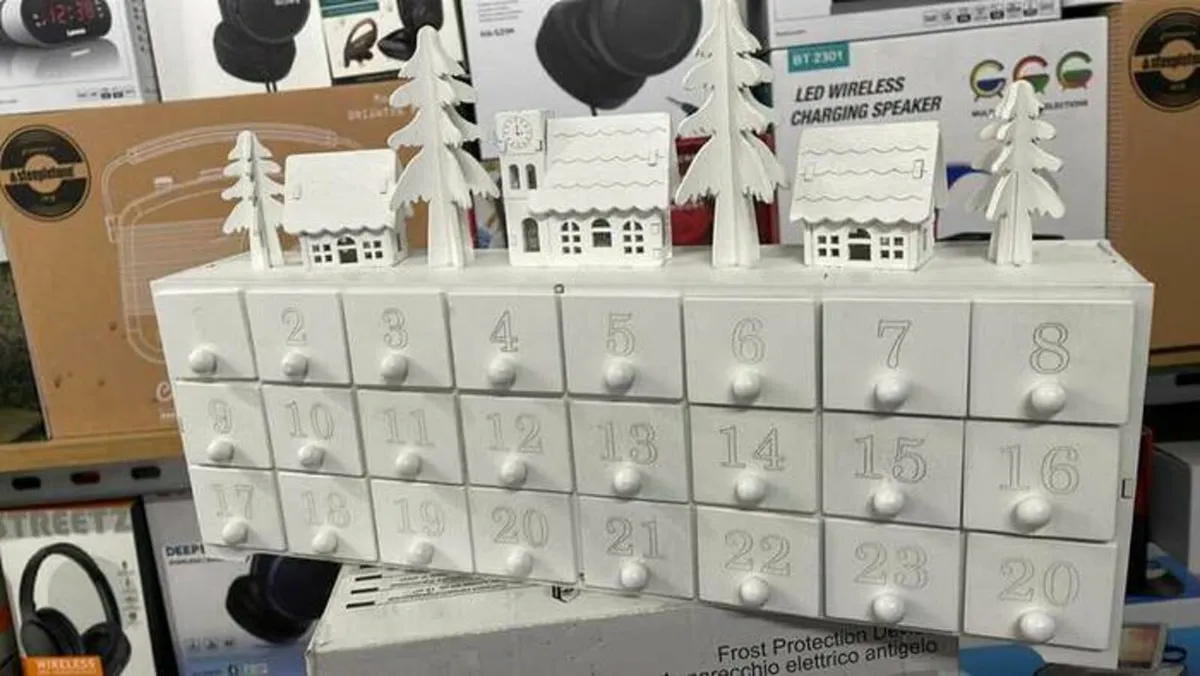 Christmas Wood Decoration - Image 3