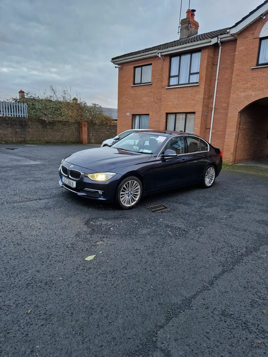 BMW 3-Series 2012 - Image 2