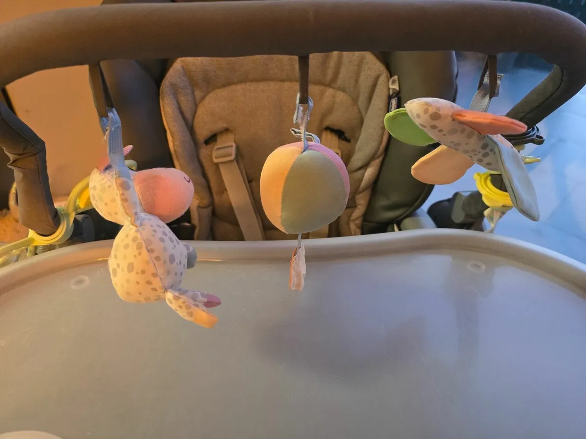 Chicco Polly Magic Highchair - Image 2