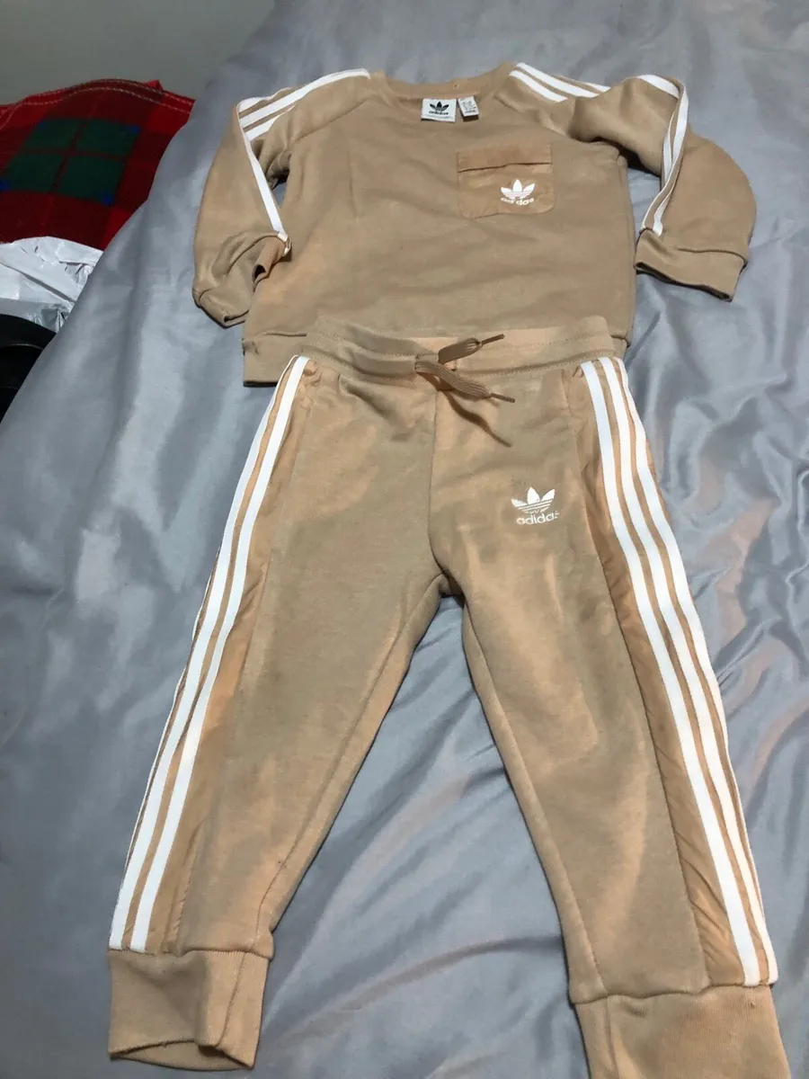 Boys adidas tracksuit 18/24 mths €15 - Image 4