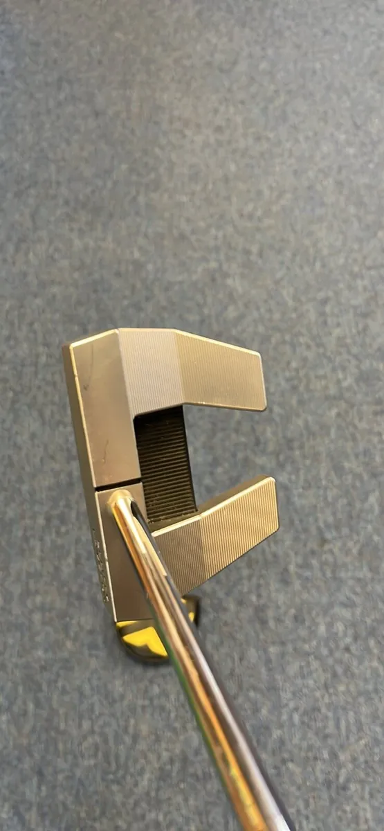 Scotty Cameron centre shaft putter - Image 1