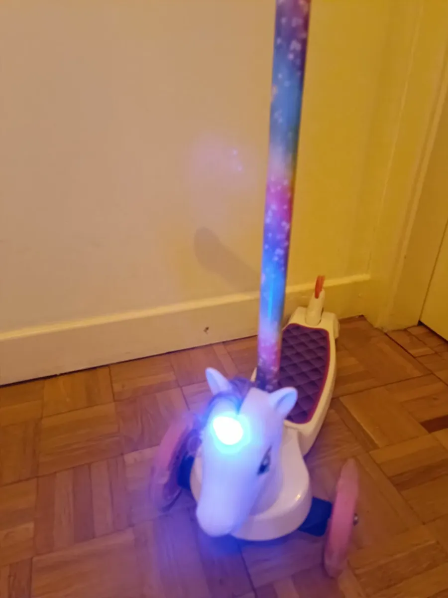 Girl scooter unicorn - Image 2