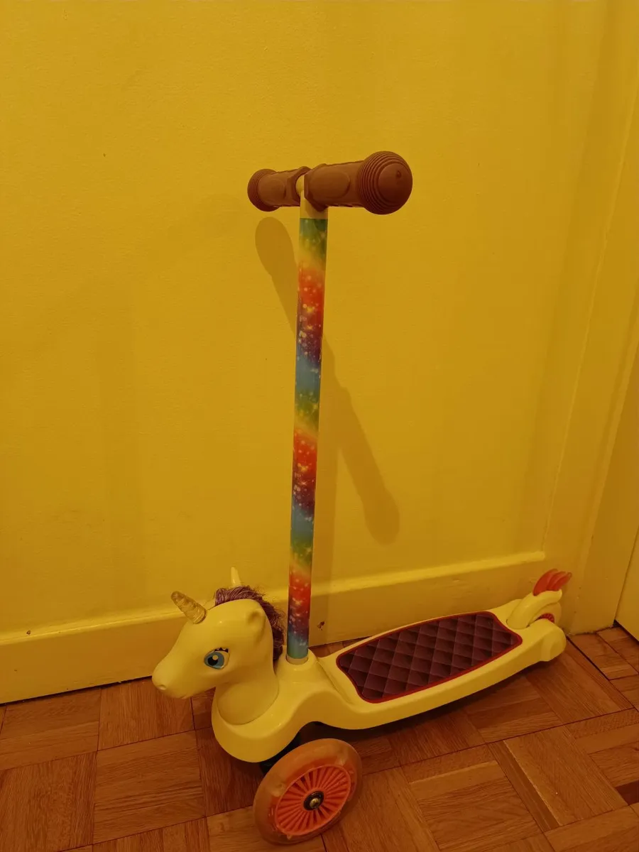 Girl scooter unicorn - Image 1