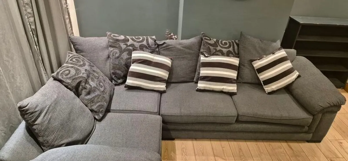 corner couch and single seat - Image 2