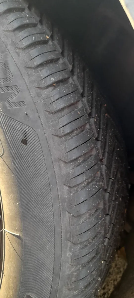 BMW 5-Series 2010 - Image 3