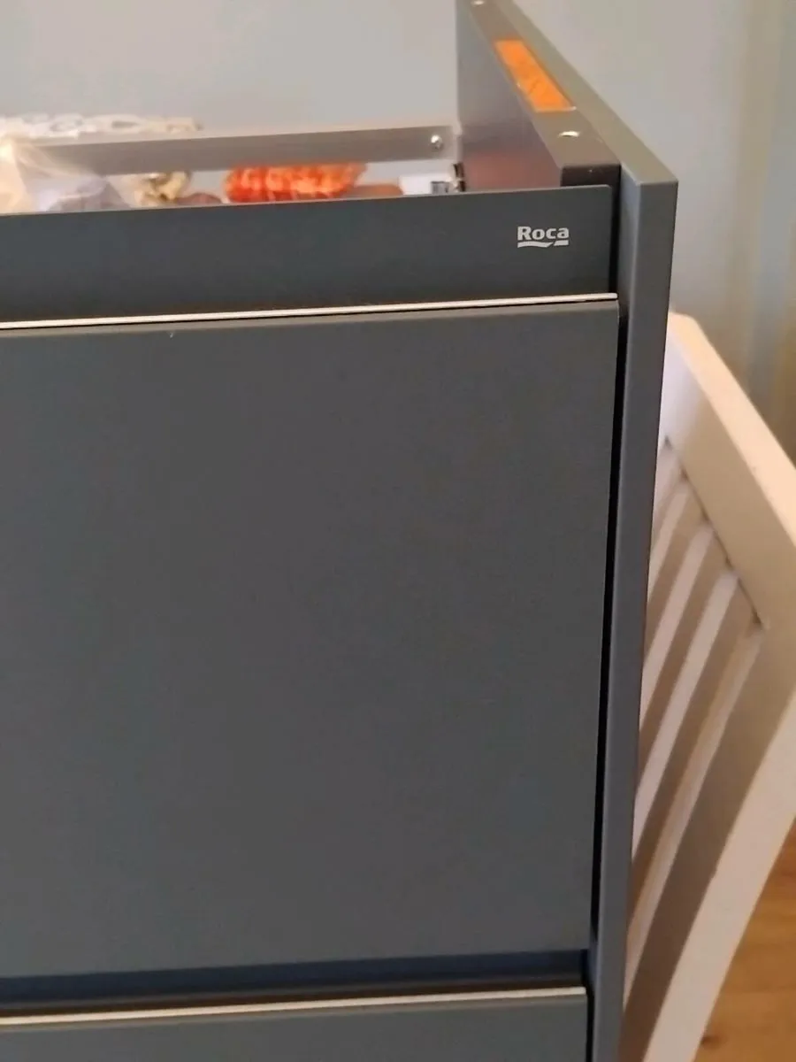 Roca wall hung unit only ex display - Image 4